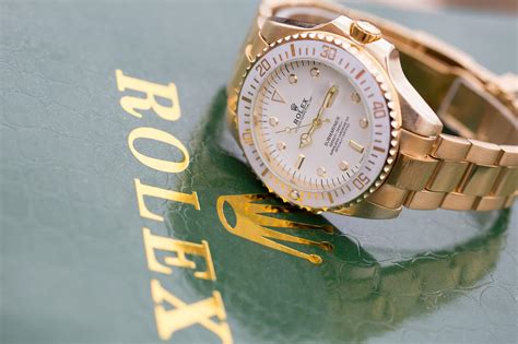 carattere marchio rolex|Come nasce un Rolex .